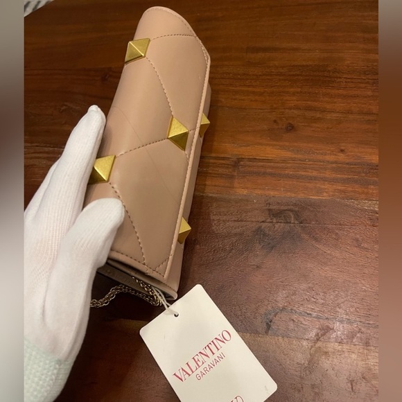 NEW‼️ Valentino Garavani - Picture 11 of 17